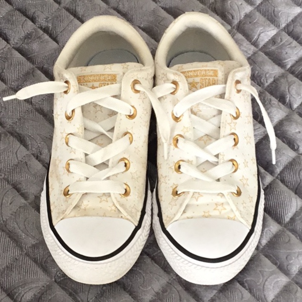 Converse all star girls size 3